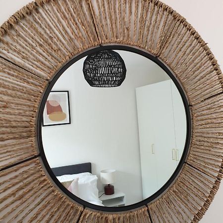 Cheerful 1 Private Room-Ensuite With Free Parking Silverdale  Bagian luar foto