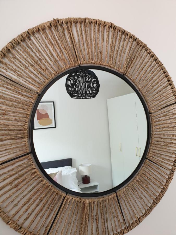 Cheerful 1 Private Room-Ensuite With Free Parking Silverdale  Bagian luar foto